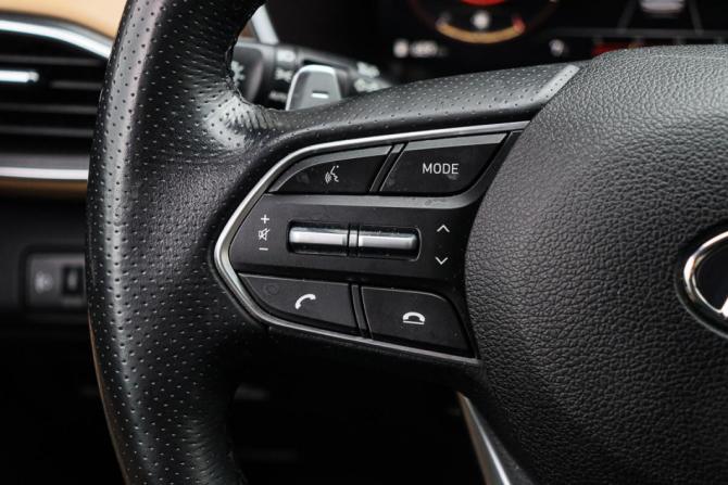 Hyundai Santa Fe IV Рестайлинг с пробегом 2021 года, цена 4 070 000 рублей, 56855 км, внедорожник, Автокод Объявления