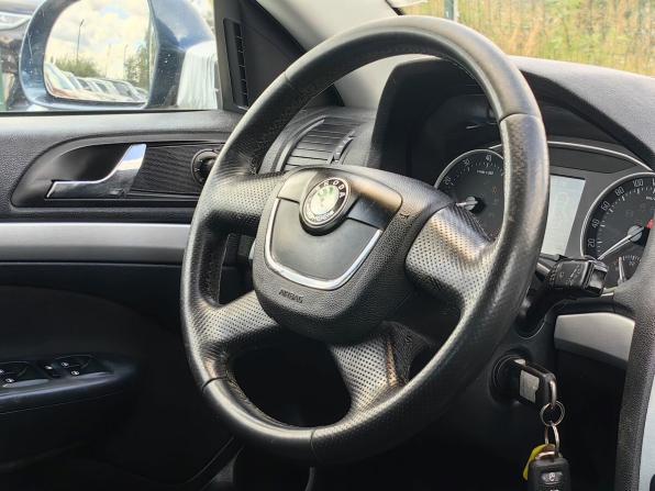 Skoda Octavia II (A5) Рестайлинг с пробегом 2012 года, цена 719 000 рублей, 440000 км, универсал, Автокод Объявления