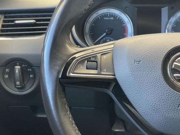 Skoda Octavia III (A7) Рестайлинг с пробегом 2019 года, цена 1 997 000 рублей, 61806 км, лифтбек, Автокод Объявления