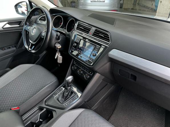 Volkswagen Tiguan II с пробегом 2018 года, цена 2 200 000 рублей, 123753 км, внедорожник, Автокод Объявления