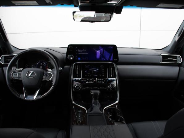 Lexus LX IV с пробегом 2023 года, цена 17 899 000 рублей, 208 км, внедорожник, Автокод Объявления