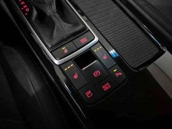 Kia Optima IV Рестайлинг с пробегом 2019 года, цена 2 350 000 рублей, 139318 км, седан, Автокод Объявления