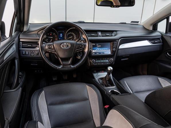 Toyota Avensis III Рестайлинг 2 с пробегом 2015 года, цена 1 595 000 рублей, 141080 км, седан, Автокод Объявления