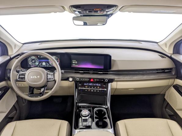 Kia Carnival IV с пробегом 2023 года, цена 4 590 000 рублей, 31601 км, минивэн, Автокод Объявления
