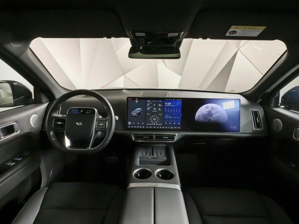 Li Auto (Lixiang) L9 I Рестайлинг с пробегом 2024 года, цена 6 700 000 рублей, 57658 км, внедорожник, Автокод Объявления
