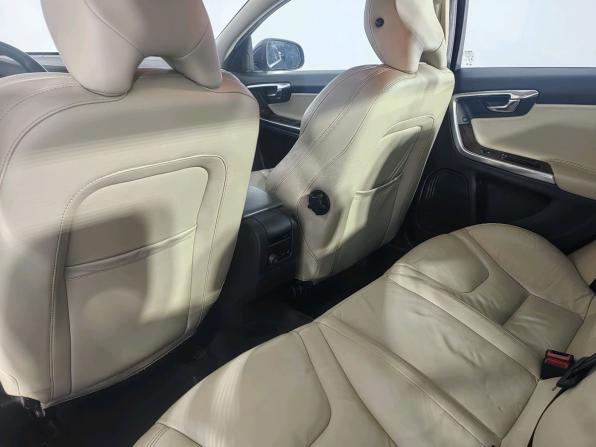 Volvo S60 II Рестайлинг с пробегом 2014 года, цена 1 299 000 рублей, 212375 км, седан, Автокод Объявления