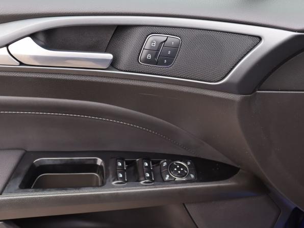 Ford Mondeo V с пробегом 2018 года, цена 1 450 000 рублей, 180399 км, седан, Автокод Объявления
