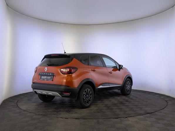 Renault Kaptur I с пробегом 2017 года, цена 1 155 000 рублей, 132229 км, внедорожник, Автокод Объявления
