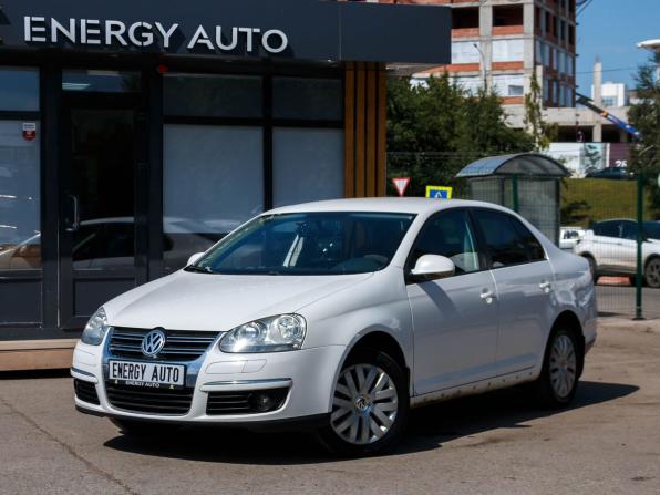 Volkswagen Jetta V с пробегом 2010 года, цена 689 000 рублей, 239954 км, седан, Автокод Объявления