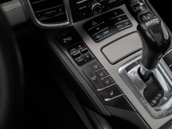 Porsche Cayenne II (958) с пробегом 2012 года, цена 2 150 000 рублей, 230355 км, внедорожник, Автокод Объявления