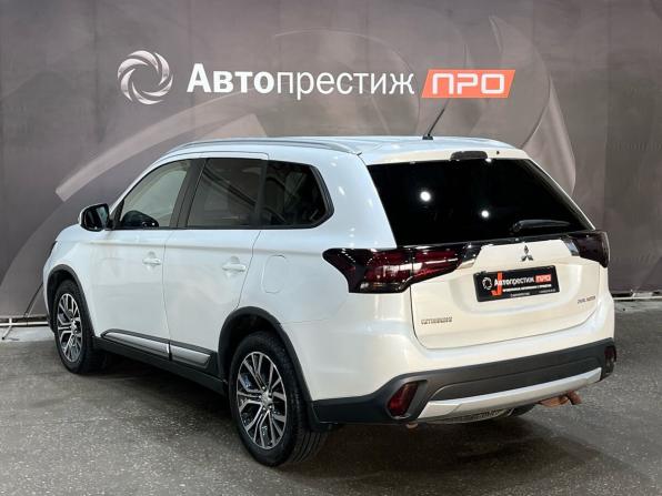 Mitsubishi Outlander III Рестайлинг 2 с пробегом 2015 года, цена 1 515 000 рублей, 192412 км, внедорожник, Автокод Объявления