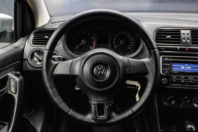 Volkswagen Polo V с пробегом 2014 года, цена 899 000 рублей, 193011 км, седан, Автокод Объявления