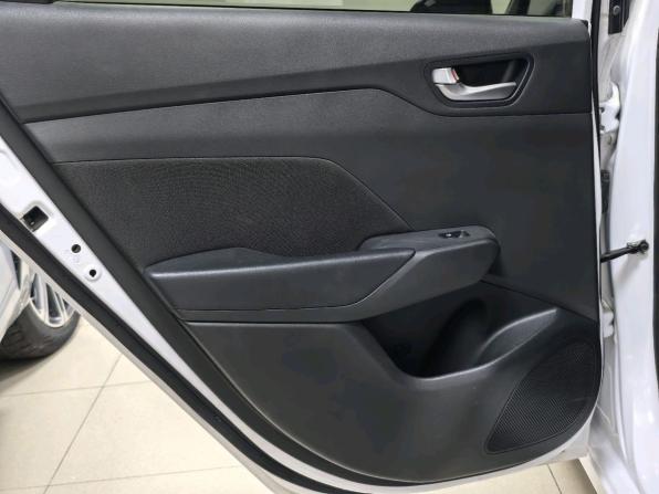 Hyundai Solaris II Рестайлинг с пробегом 2021 года, цена 1 300 000 рублей, 153324 км, седан, Автокод Объявления
