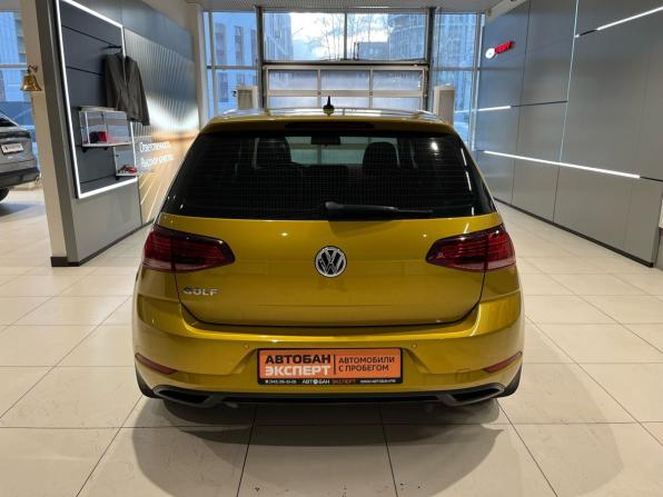 Volkswagen Golf VII Рестайлинг с пробегом 2018 года, цена 1 599 000 рублей, 222000 км, хэтчбек, Автокод Объявления