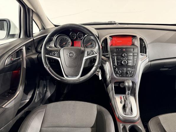Opel Astra J с пробегом 2012 года, цена 559 000 рублей, 204846 км, хэтчбек, Автокод Объявления