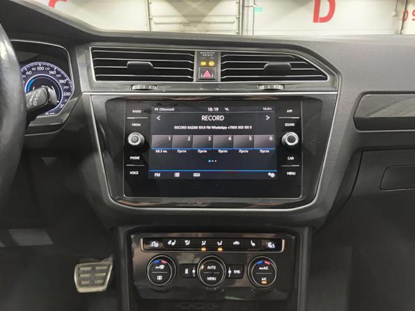 Volkswagen Tiguan II с пробегом 2017 года, цена 2 501 000 рублей, 141067 км, внедорожник, Автокод Объявления