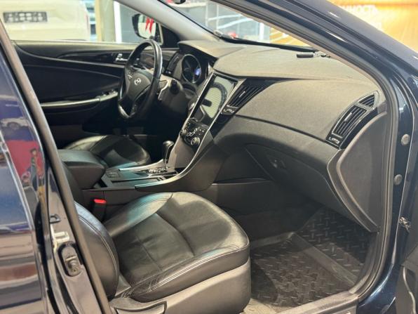 Hyundai Sonata VI (YF) с пробегом 2011 года, цена 899 000 рублей, 197500 км, седан, Автокод Объявления