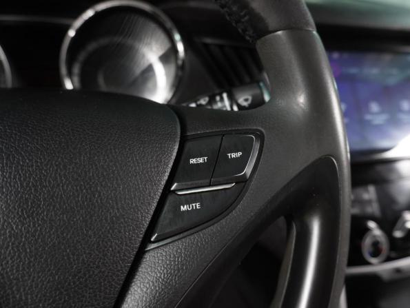 Hyundai Sonata VI (YF) с пробегом 2011 года, цена 939 000 рублей, 252268 км, седан, Автокод Объявления