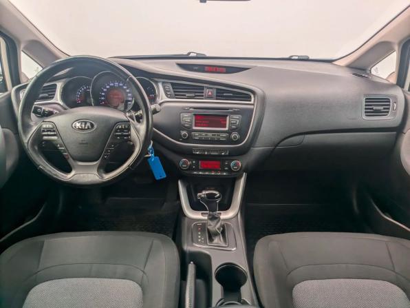 Kia Ceed II Рестайлинг с пробегом 2018 года, цена 1 390 000 рублей, 102607 км, универсал, Автокод Объявления