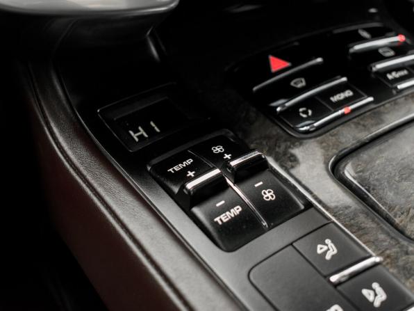 Porsche Cayenne II (958) с пробегом 2012 года, цена 2 100 000 рублей, 230911 км, внедорожник, Автокод Объявления