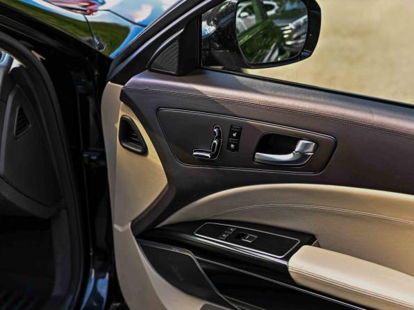 Kia Quoris I с пробегом 2013 года, цена 1 279 000 рублей, 180006 км, седан, Автокод Объявления