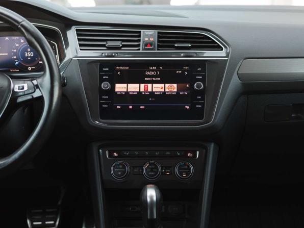 Volkswagen Tiguan II с пробегом 2019 года, цена 2 400 000 рублей, 161636 км, внедорожник, Автокод Объявления