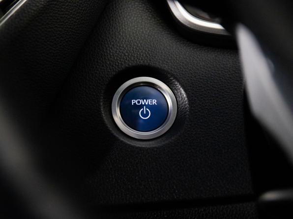 Toyota Corolla XII (E210) с пробегом 2018 года, цена 1 700 000 рублей, 60153 км, хэтчбек, Автокод Объявления