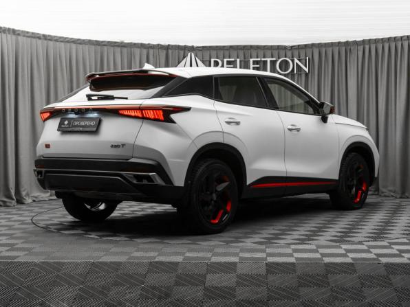 Omoda C5 I с пробегом 2022 года, цена 1 730 000 рублей, 37927 км, внедорожник, Автокод Объявления