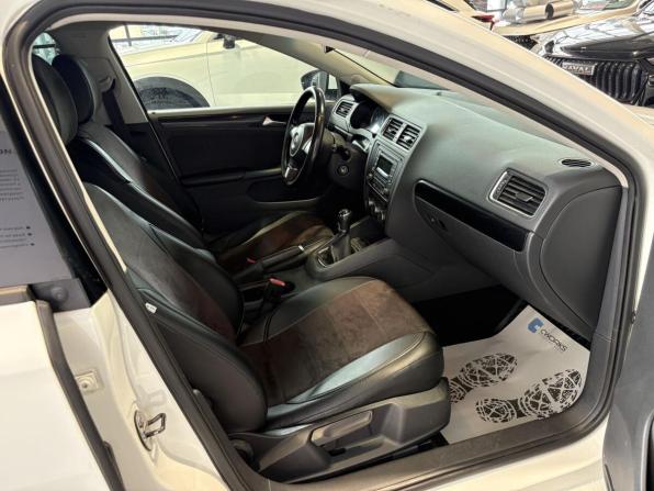 Volkswagen Jetta VI с пробегом 2013 года, цена 760 000 рублей, 440210 км, седан, Автокод Объявления