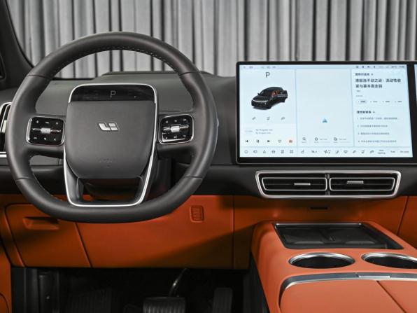 Li Auto (Lixiang) L7 I Рестайлинг с пробегом 2025 года, цена 7 800 000 рублей, 806 км, внедорожник, Автокод Объявления
