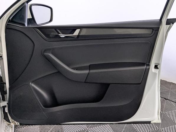 Skoda Rapid I Рестайлинг с пробегом 2019 года, цена 755 000 рублей, 258967 км, лифтбек, Автокод Объявления