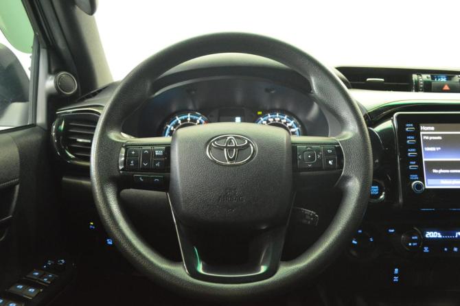 Toyota Hilux VIII Рестайлинг 2 с пробегом 2022 года, цена 5 499 000 рублей, 37000 км, пикап, Автокод Объявления