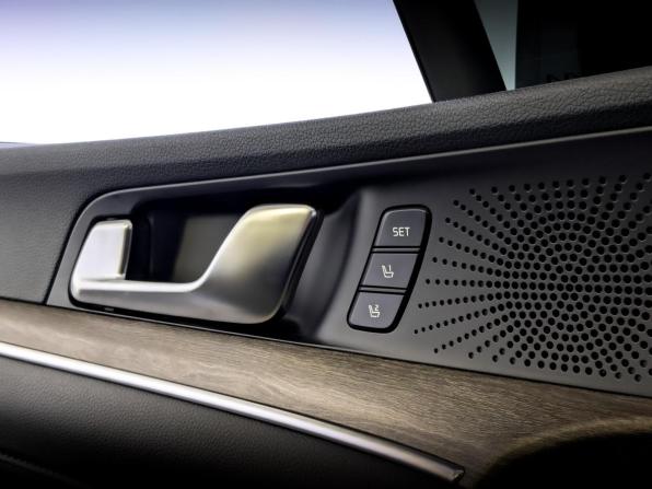 Kia K5 III с пробегом 2022 года, цена 2 840 000 рублей, 68406 км, седан, Автокод Объявления