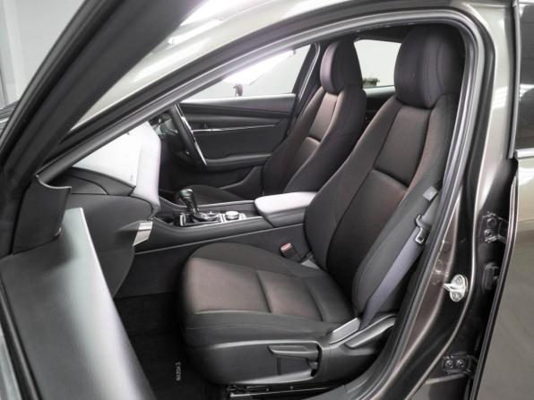 Mazda 3 IV (BP) с пробегом 2021 года, цена 1 879 000 рублей, 76294 км, хэтчбек, Автокод Объявления