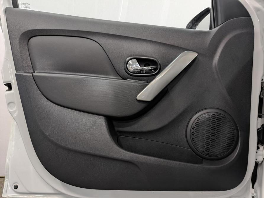 Renault Logan II Санкт-Петербург  - изображение 19