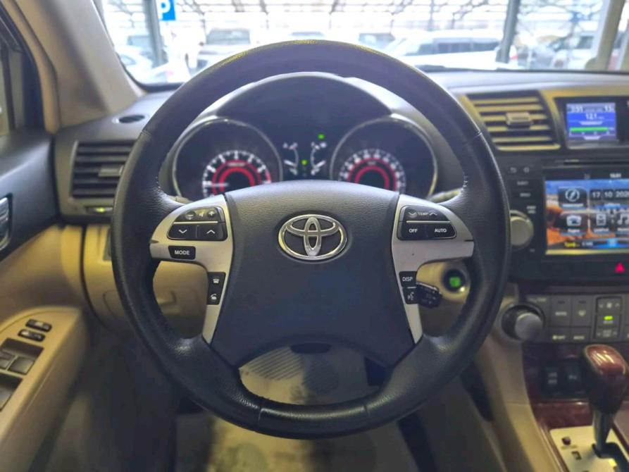Toyota Highlander II (XU40) Рестайлинг Новосибирск  - изображение 6