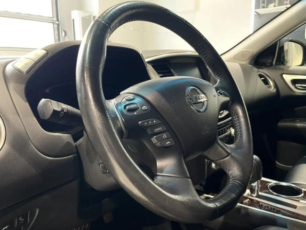 Nissan Pathfinder IV с пробегом 2016 года, цена 1 802 000 рублей, 141000 км, внедорожник, Автокод Объявления