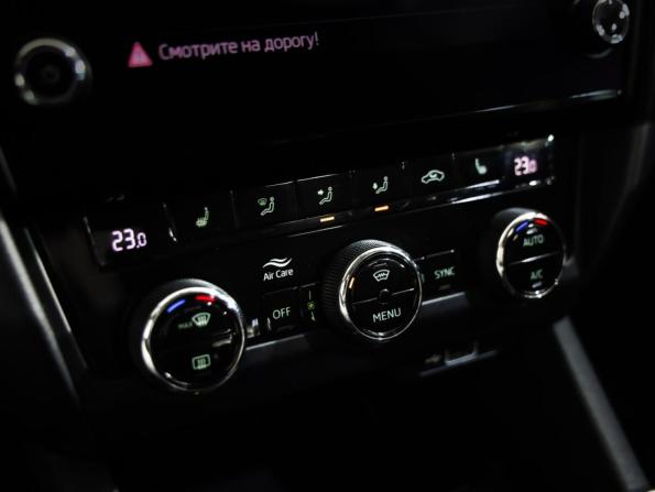 Skoda Octavia III (A7) Рестайлинг с пробегом 2018 года, цена 1 569 000 рублей, 176308 км, лифтбек, Автокод Объявления