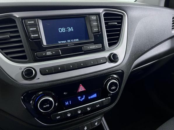 Hyundai Solaris II с пробегом 2018 года, цена 1 225 000 рублей, 161746 км, седан, Автокод Объявления