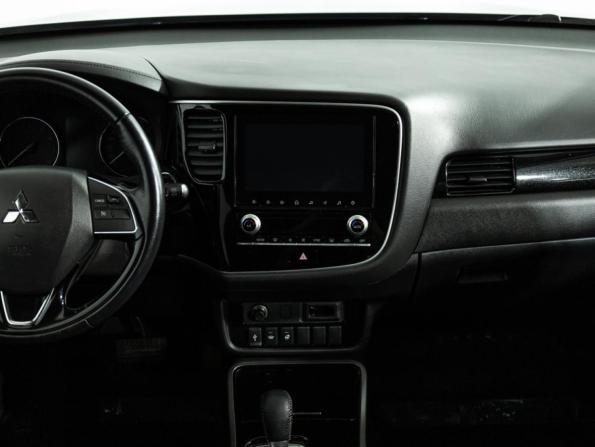 Mitsubishi Outlander III Рестайлинг 3 с пробегом 2021 года, цена 2 379 777 рублей, 79095 км, внедорожник, Автокод Объявления