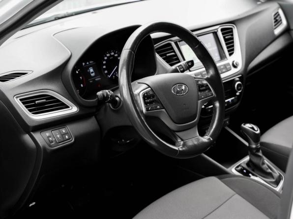 Hyundai Solaris II с пробегом 2019 года, цена 1 280 000 рублей, 98563 км, седан, Автокод Объявления