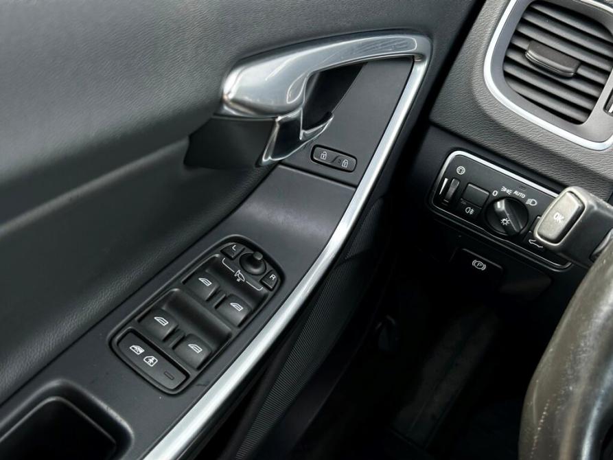 Volvo S60 II Рестайлинг Санкт-Петербург  - изображение 17