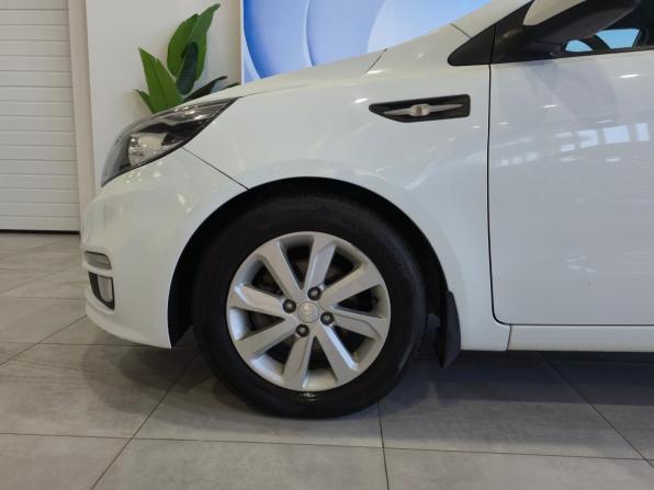 Kia Rio III Рестайлинг с пробегом 2016 года, цена 1 090 000 рублей, 167000 км, хэтчбек, Автокод Объявления