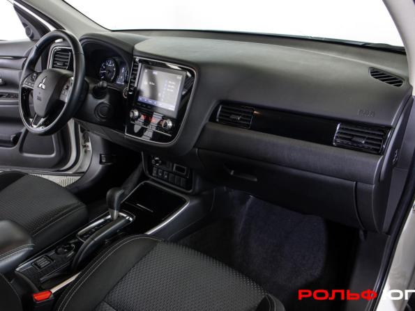 Mitsubishi Outlander III Рестайлинг 3 с пробегом 2022 года, цена 2 548 000 рублей, 43995 км, внедорожник, Автокод Объявления