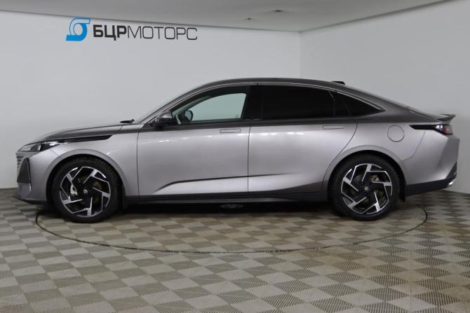 Changan Lamore с пробегом 2024 года, цена 2 179 990 рублей, 4598 км, седан, Автокод Объявления