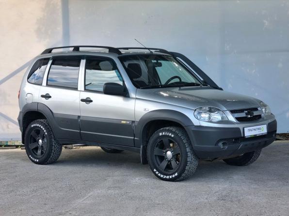 Chevrolet Niva I Рестайлинг с пробегом 2018 года, цена 880 000 рублей, 56000 км, внедорожник, Автокод Объявления