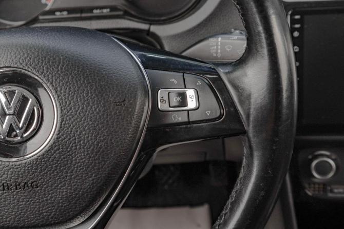 Volkswagen Polo V Рестайлинг с пробегом 2017 года, цена 979 000 рублей, 214000 км, седан, Автокод Объявления