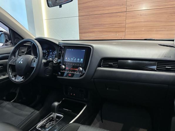 Mitsubishi Outlander III Рестайлинг 3 с пробегом 2021 года, цена 2 665 000 рублей, 90000 км, внедорожник, Автокод Объявления
