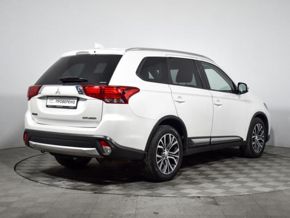 Mitsubishi Outlander III Рестайлинг 2 с пробегом 2017 года, цена 1 910 000 рублей, 93100 км, внедорожник, Автокод Объявления
