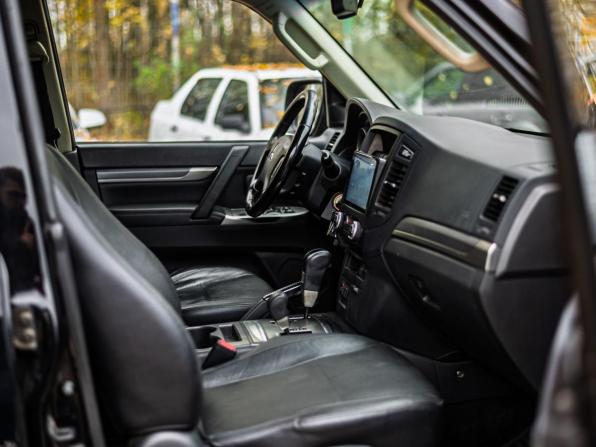 Mitsubishi Pajero IV Рестайлинг 1 с пробегом 2013 года, цена 1 750 000 рублей, 239561 км, внедорожник, Автокод Объявления